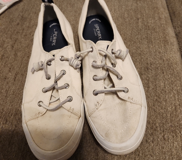 Sperry White Canvas Sneakers with Classic Comfort. - Picture 1 of 4